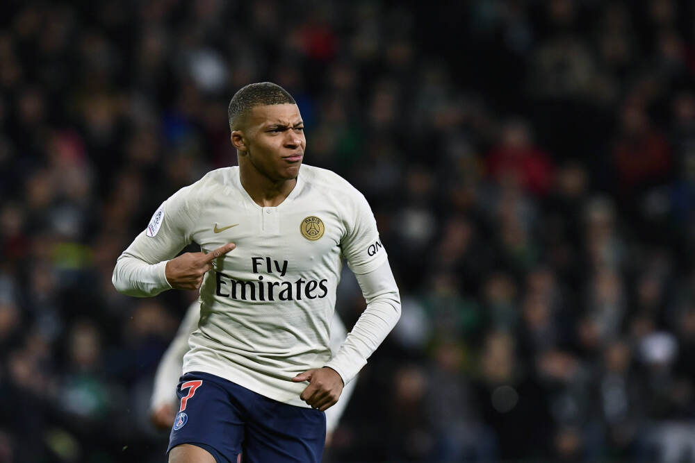 莱坊︰香港楼市气氛明显回暖 料明年楼价升4-5%